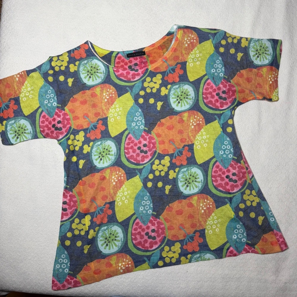 Nally & Millie USA Fruit Print Knit Top Small Multi-Color Abstract Short Sleeve